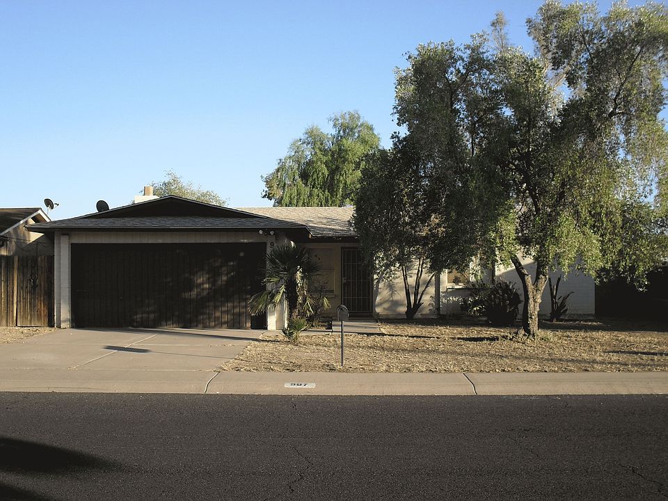 1st image of 907 W Anderson Dr