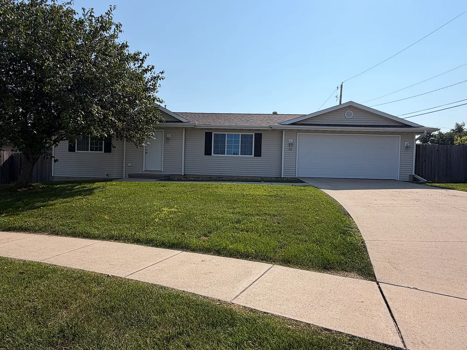 4 bed, 1840 sqft, $3,100 — Photo 1