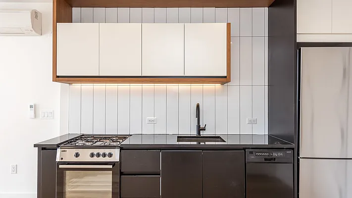 Rented by Nooklyn NYC LLC | media 67