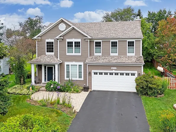 653 Providence Ln, Lindenhurst, IL 60046