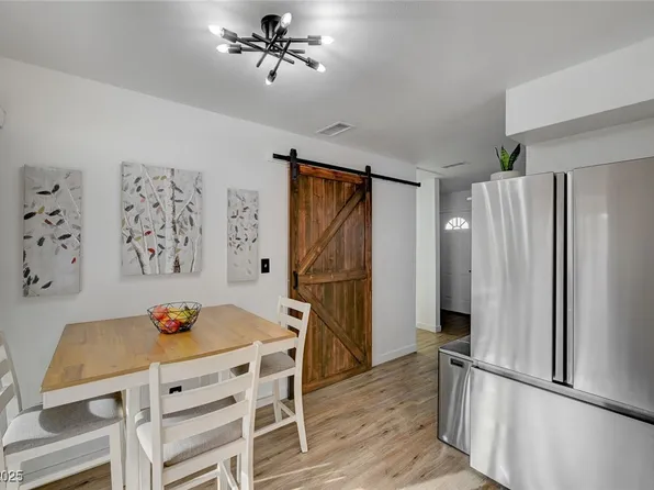 155 E Van Wagenen St, Henderson, NV 89015