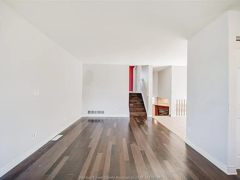 1465 Foster Ave — Photo 5