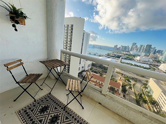 5th image of 1717 N Bayshore Dr #A-2953