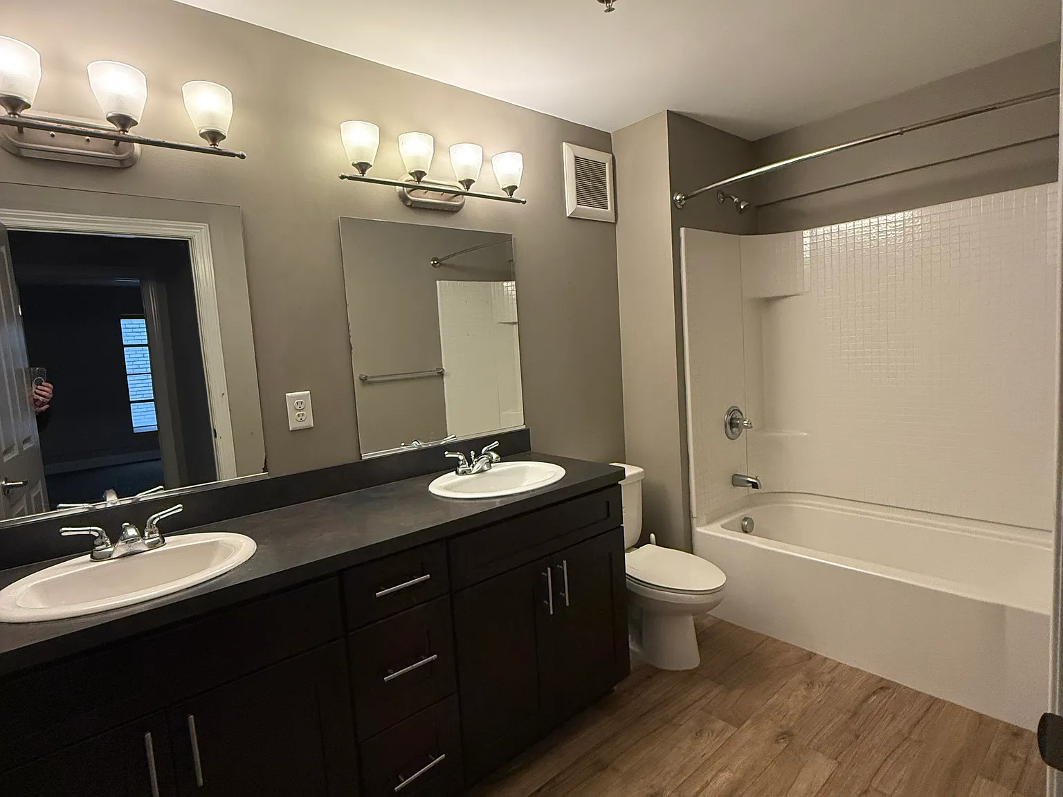 2 bed, 1400 sqft, $1,450 — Photo 3