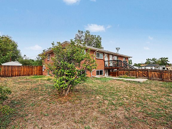 Front of unit/Exclusive use fenced yard