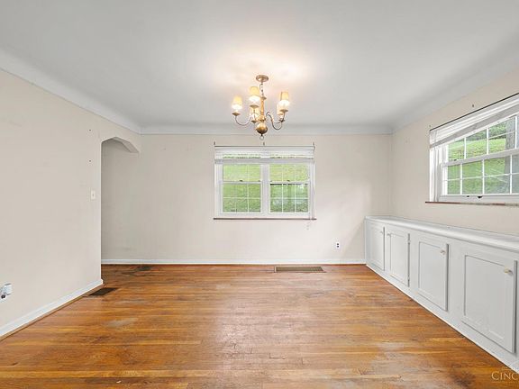 5th image of 6996 Bramble Hill Dr