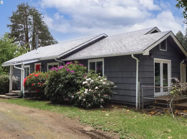 58798 Fairview Rd, Coquille, OR 97423