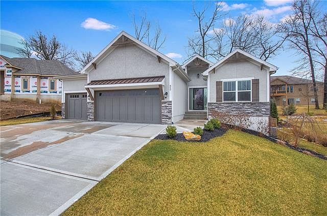 1st image of 849 SE Hillside Cir