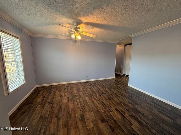 4th image of 1609 Whitewood Dr