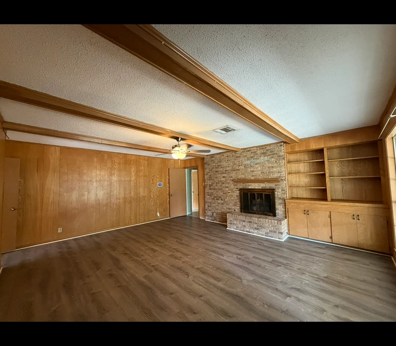 4 bed, 2.5 bath, 2848 sqft, $2,950 — Photo 3