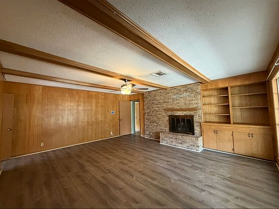 3rd image of 2102 Elmwood Dr