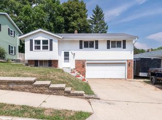 302 Elm Ave, Slinger, WI 53086