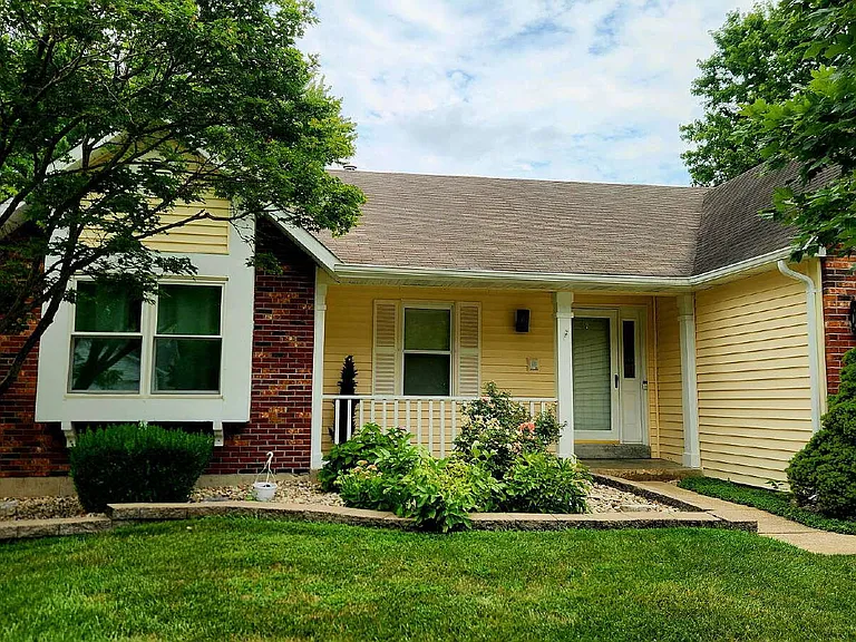 1146 Carrington Dr — Photo 1