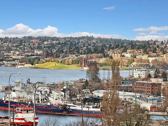 180 degree views from gas works to downtown