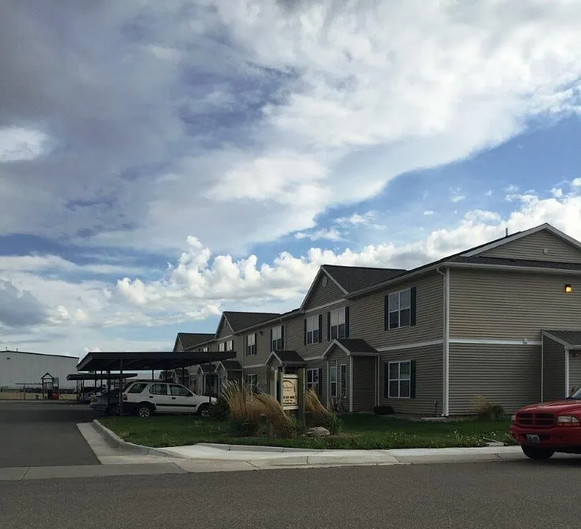 Worland Meadowview Apartments — Photo 1