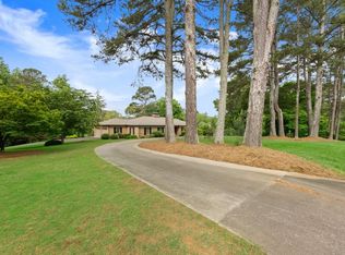 607 E Lake Dr, Gainesville, GA 30506