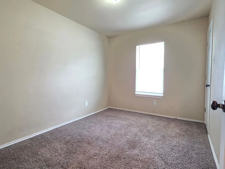 503 E Rice St — Photo 10