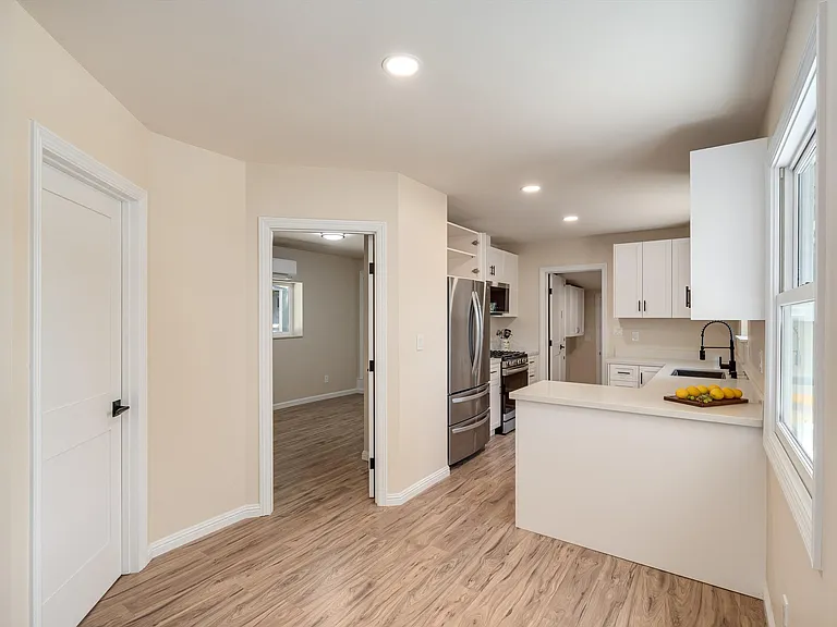 9342 Chalk Hill Rd — Photo 10