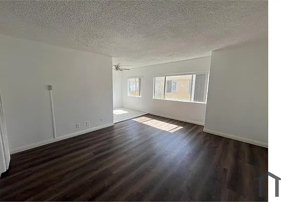 1224 W 107th St #8 — Photo 4