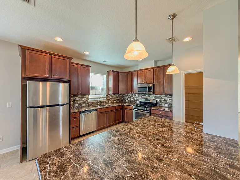 508 Howland Dr — Photo 21