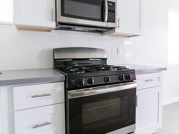 2nd image of 320 W Highland Ave #Wawjaqq3z