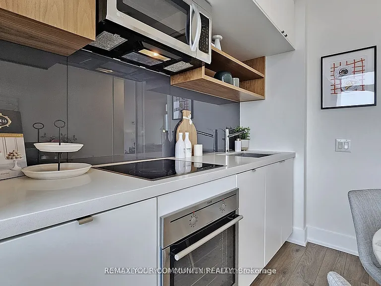 111 Saint Clair Ave W #1828 — Photo 14