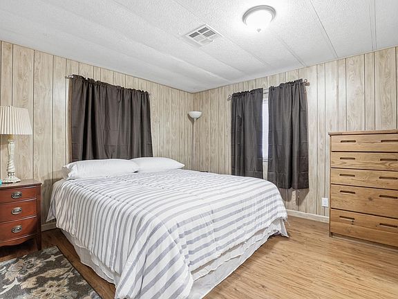 3rd image of 612 E Gila Ln
