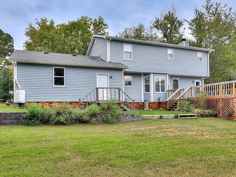 202 Holden Dr — Photo 34