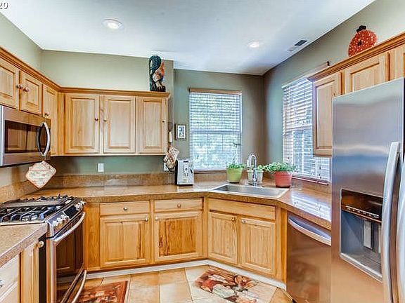 5th image of 1710 NE Ashberry Dr