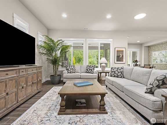 5th image of 14821 183rd Avenue E