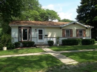 802 E North St, Pontiac, IL 61764