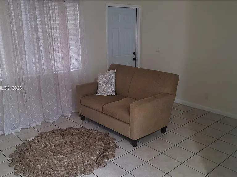 1860 N Seacrest Blvd #A — Photo 2