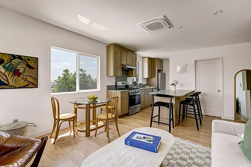 815 1/4 Kodak Dr Photo 1
