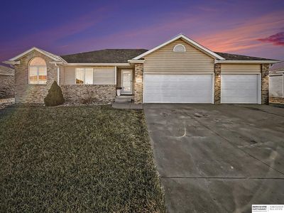 2304 E 16th St, York, NE, 68467