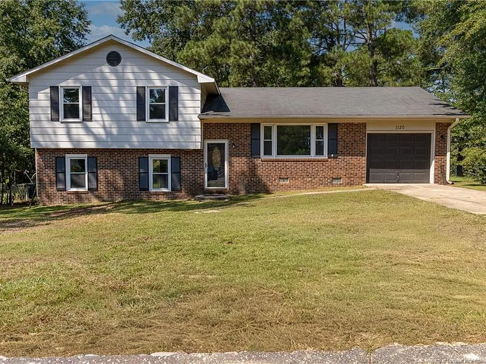 1120 Leslie Dr