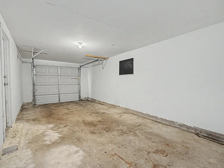 4606 Winchester Dr — Photo 6