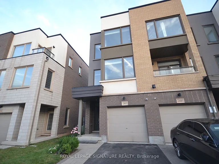 202 Huguenot Rd — Photo 2
