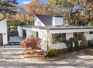 25 N Quarter Rd, Westhampton, NY 11977