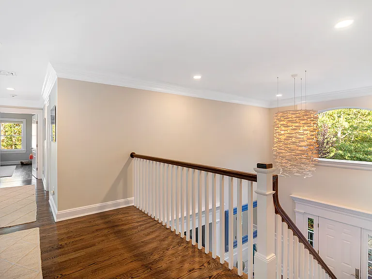 37 Arbutus Rd — Photo 16