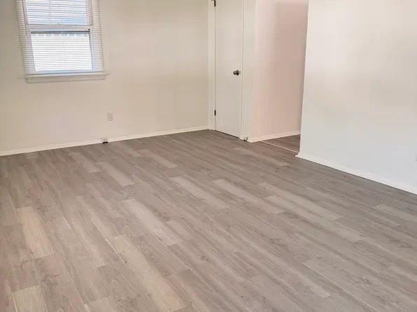 171 Elbring Dr, Saint Louis, MO 63135