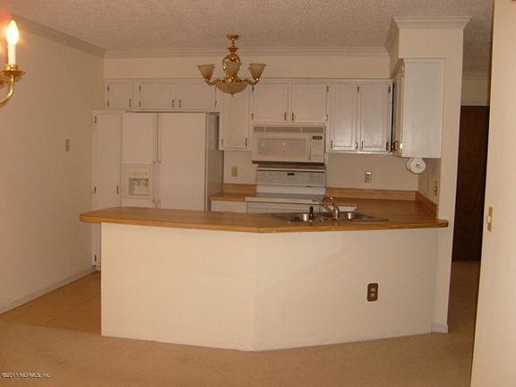 4th image of 3341 Laurel Grv S