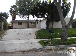 20400 Gilmore St, Winnetka, CA 91306