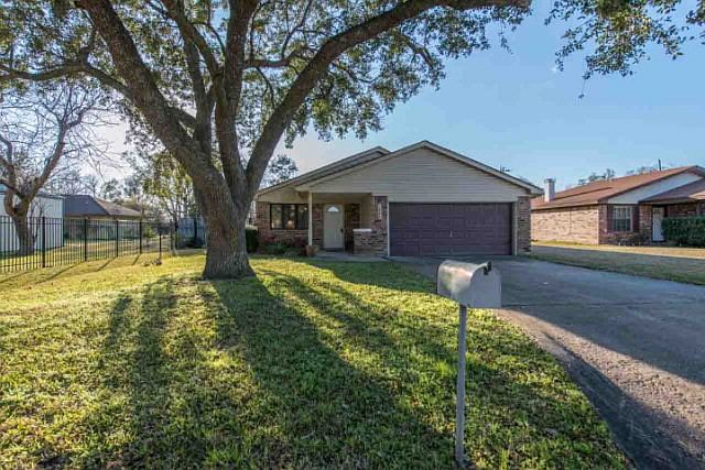 1st image of 1690 Shirley Cir