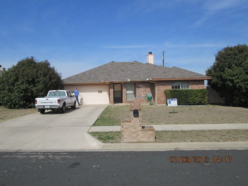 1st image of 801 Lisa Ln