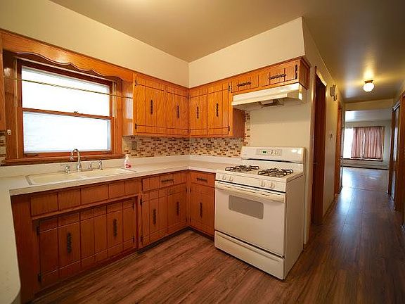 5th image of 5701 S Archer Ave S