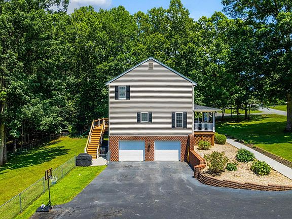 4th image of 134 Fernwood Dr
