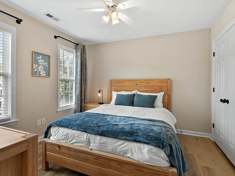 216 Echo Hills Ct — Photo 22