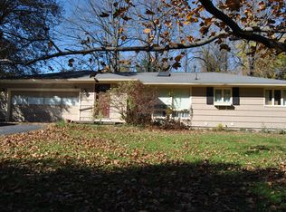 2 Willow Ln, Fairport, NY 14450