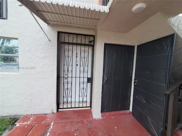 6600 W 2nd Ct #15, Hialeah, FL 33012