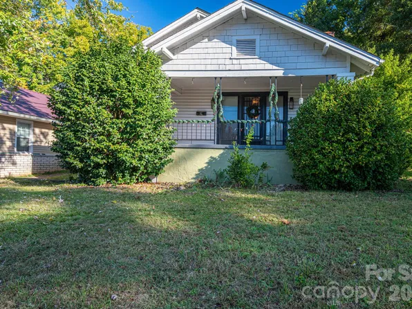 407 3rd Ave SE, Hickory, NC 28602